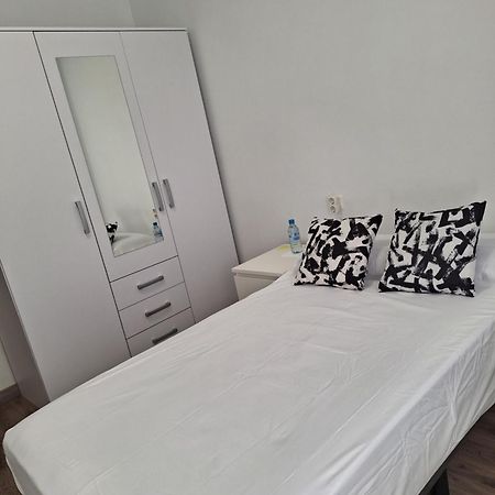 شقة Habitacion Individual فالنسيا المظهر الخارجي الصورة